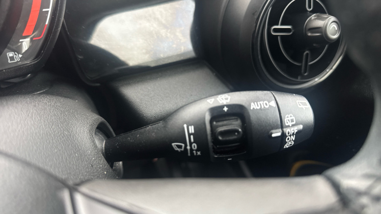 MINI Hatchback 1.5 Cooper Classic 3dr Auto Petrol Hatchback